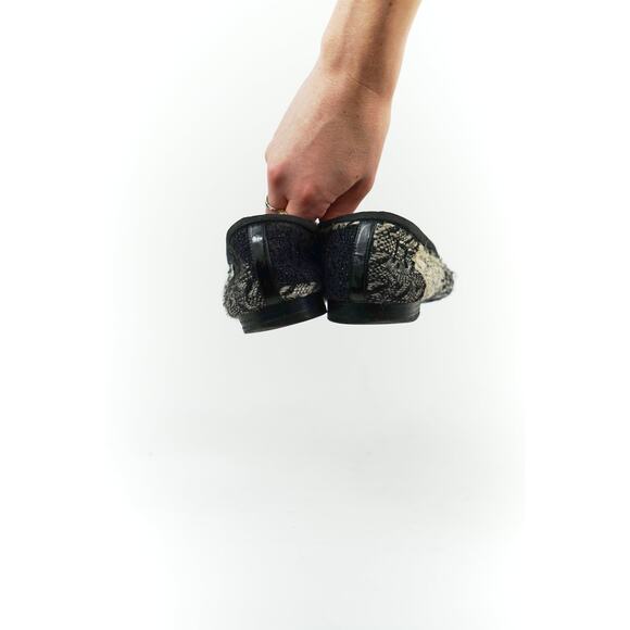 Chanel Black and White Tweed Cap Toe Flats, FR 38 - Picture 15 of 15